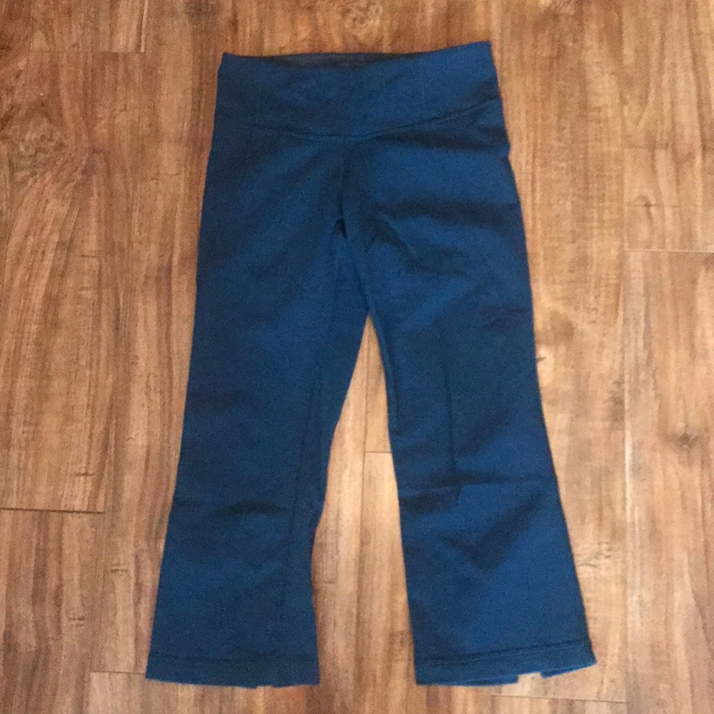 Lululemon Teal Crops